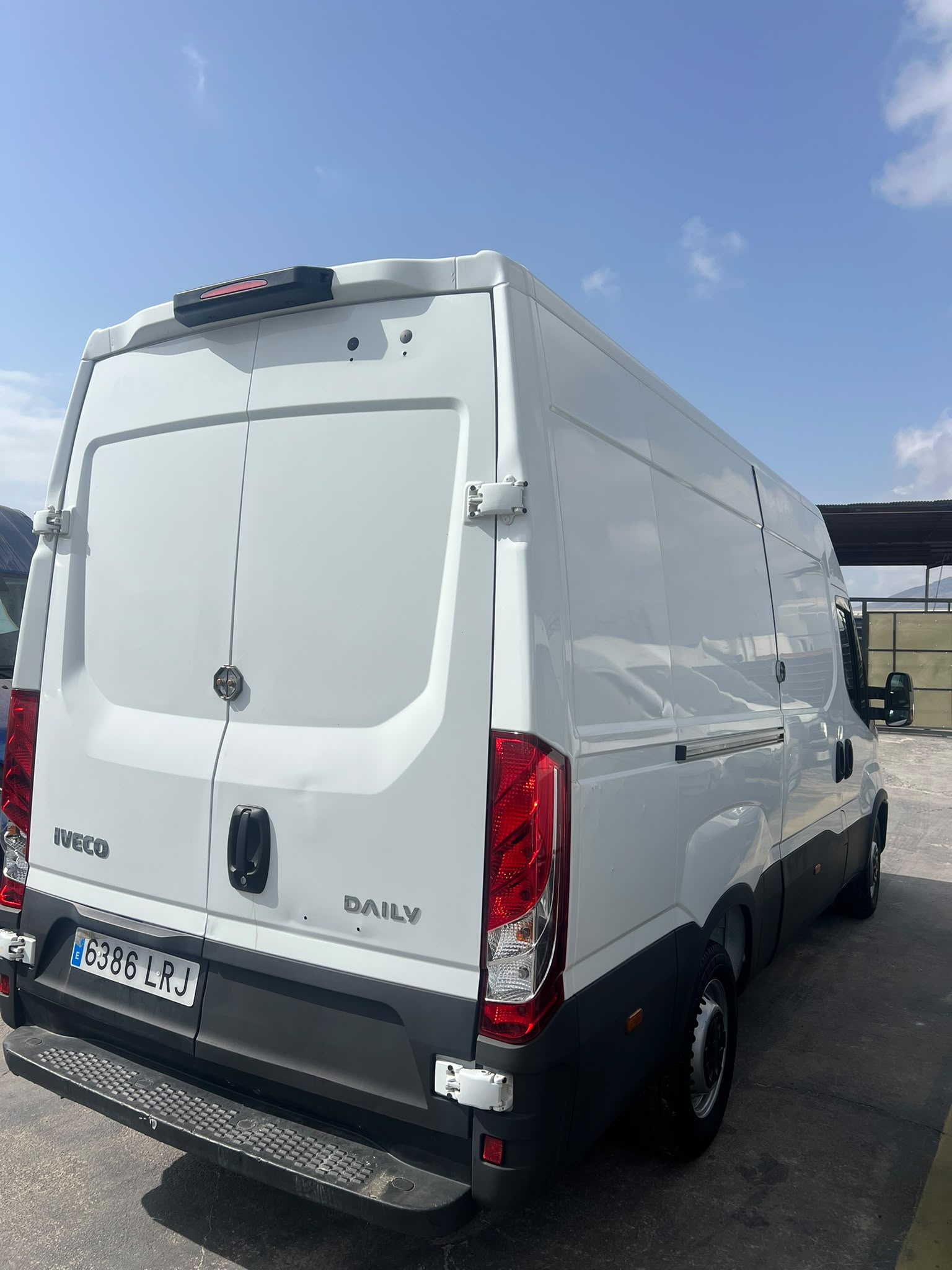 IVECO DAILY 35 140 L3H2 2021