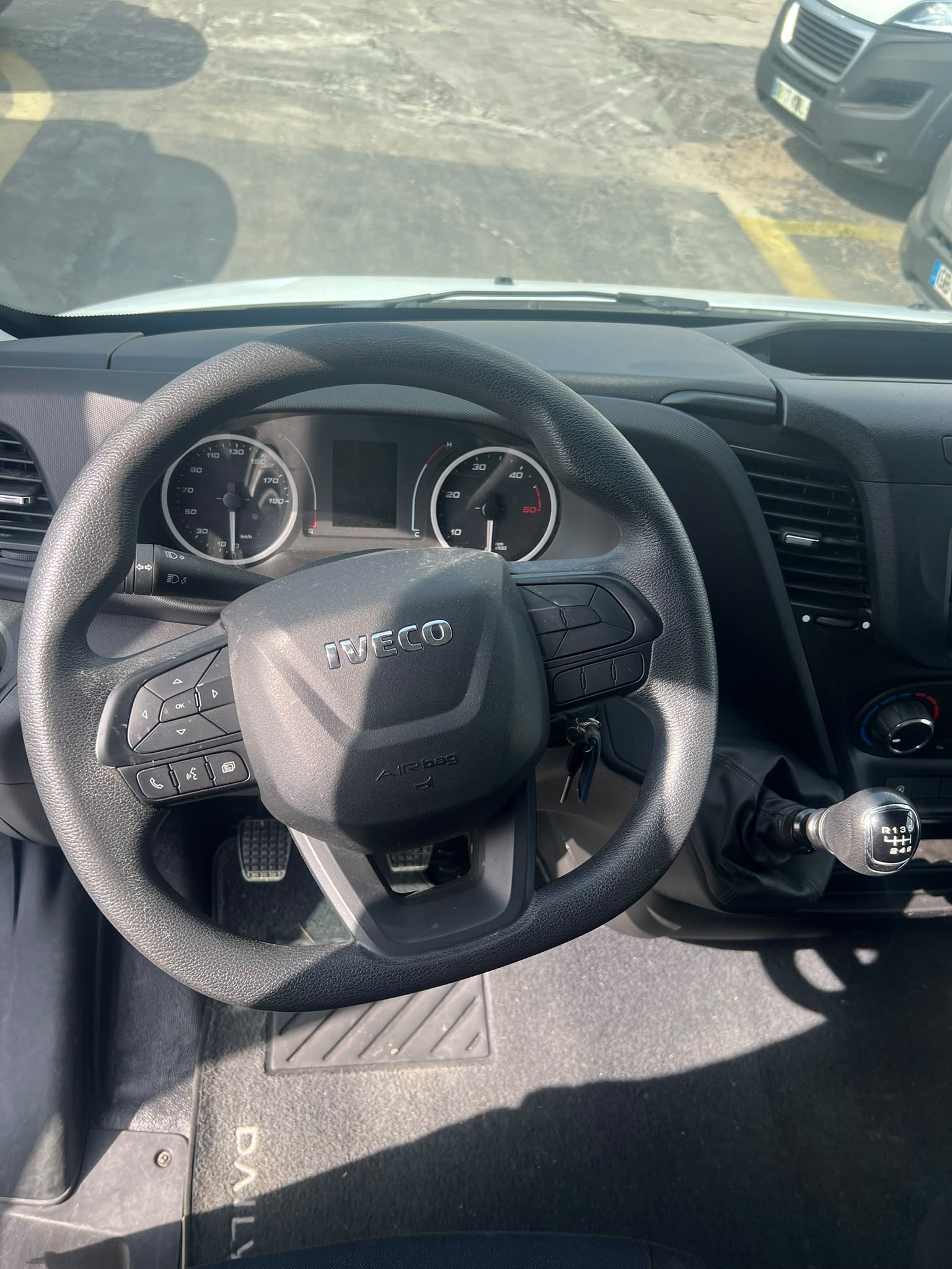 IVECO DAILY 35 140 L3H2 2021