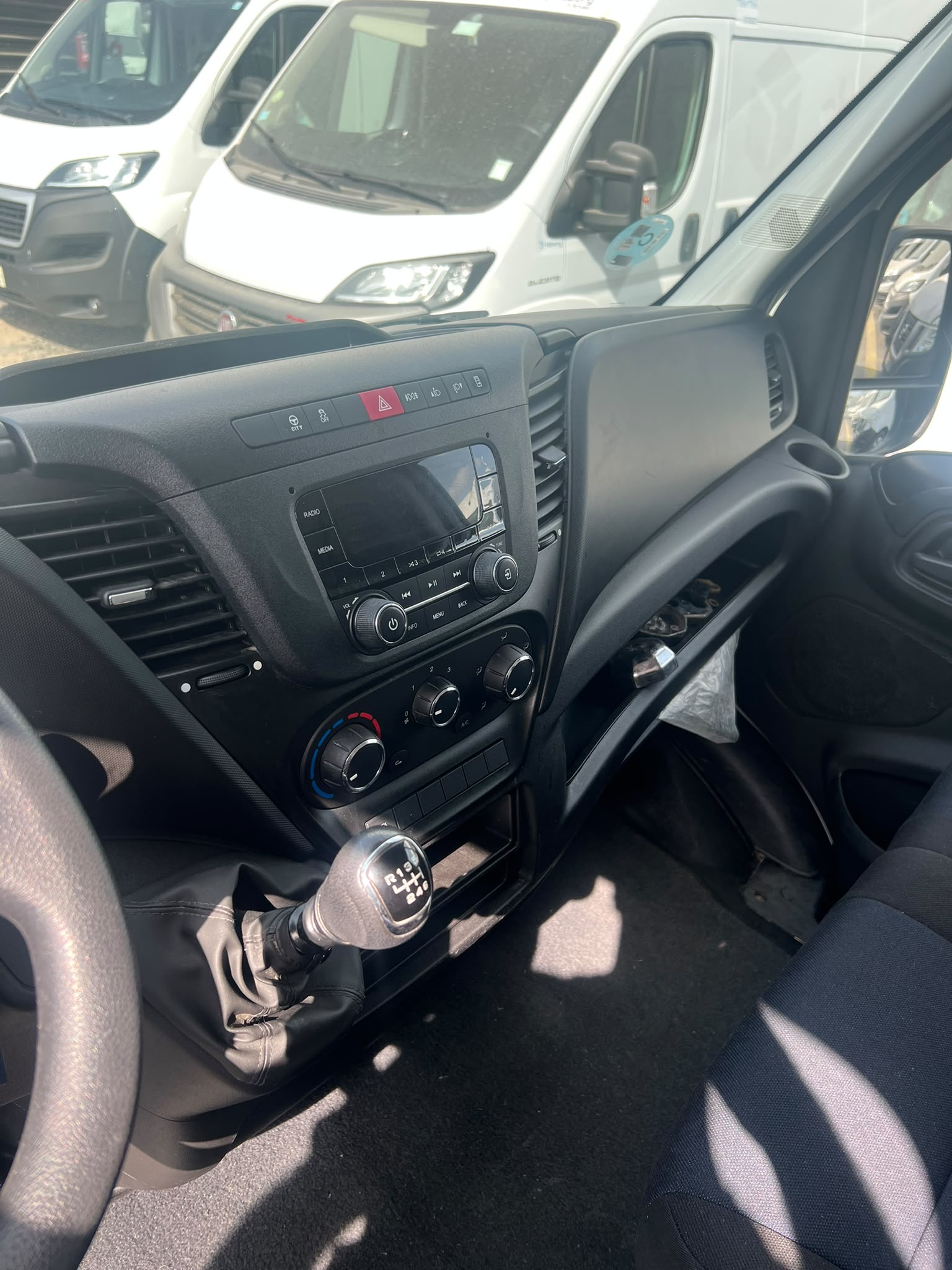 IVECO DAILY 35 140 L3H2 2021
