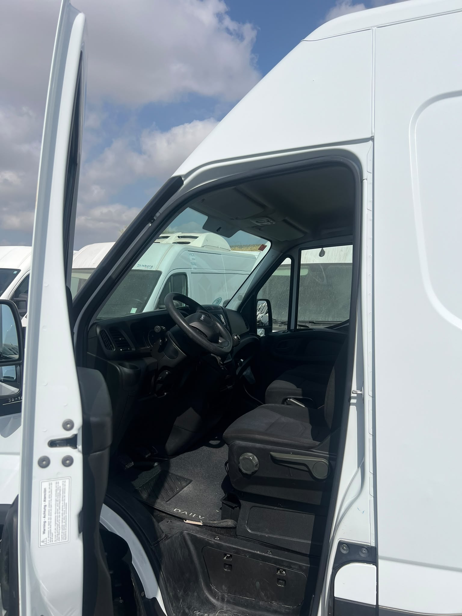 IVECO DAILY 35 140 L3H2 2021