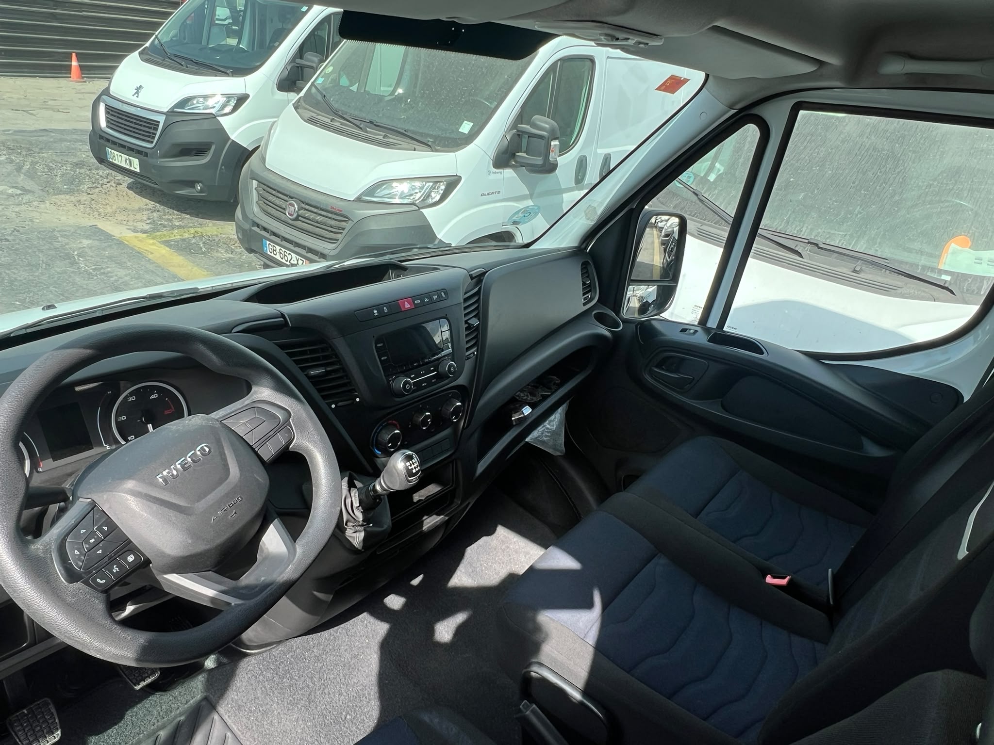 IVECO DAILY 35 140 L3H2 2021