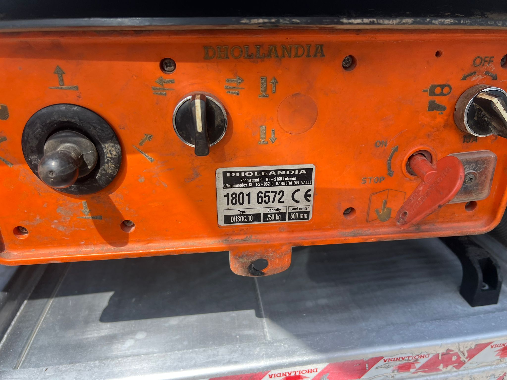 IVECO Daily 35C14 PAQUETERO RAMPA RETRACTIL