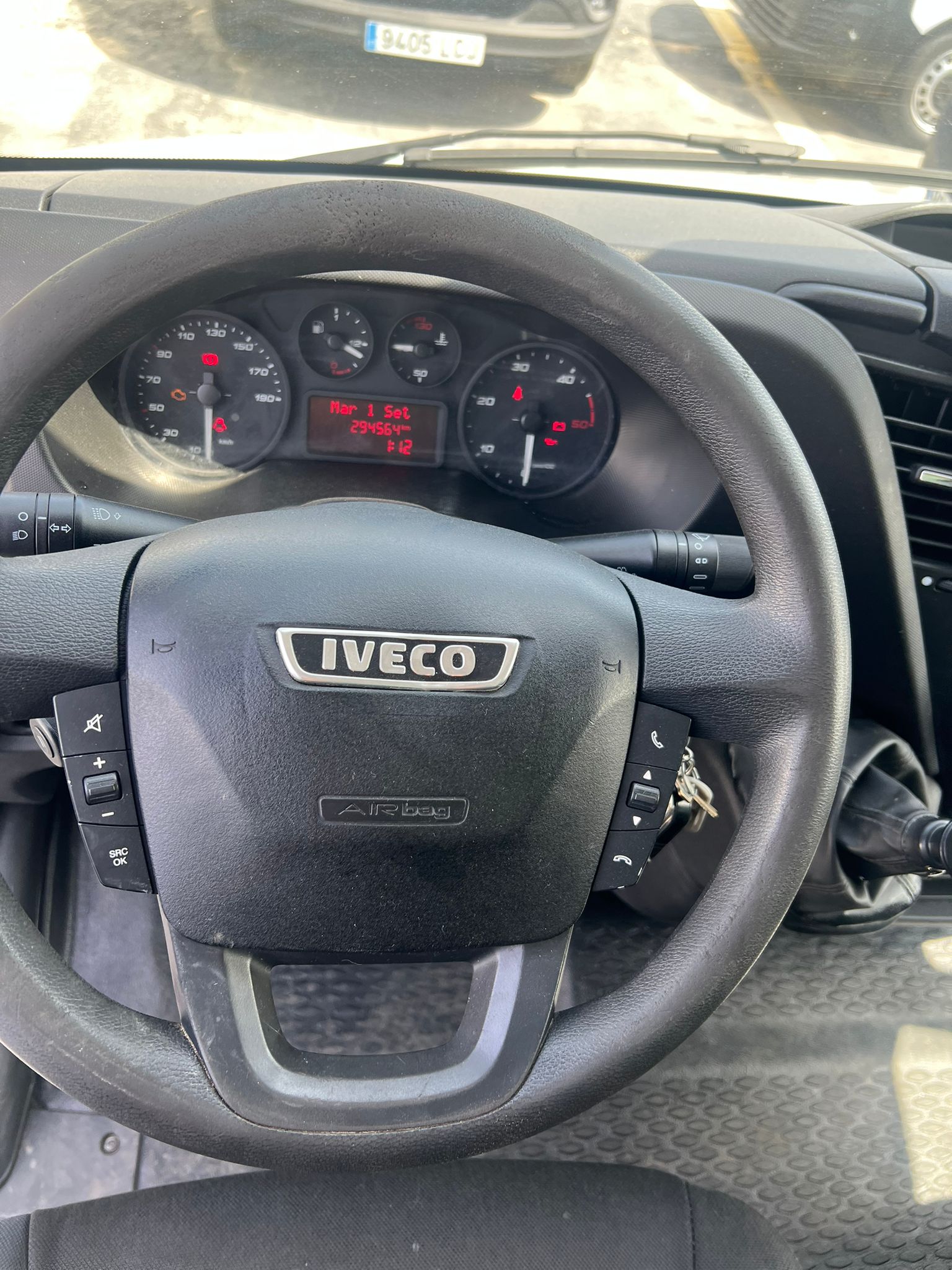 IVECO Daily 35C14 PAQUETERO RAMPA RETRACTIL