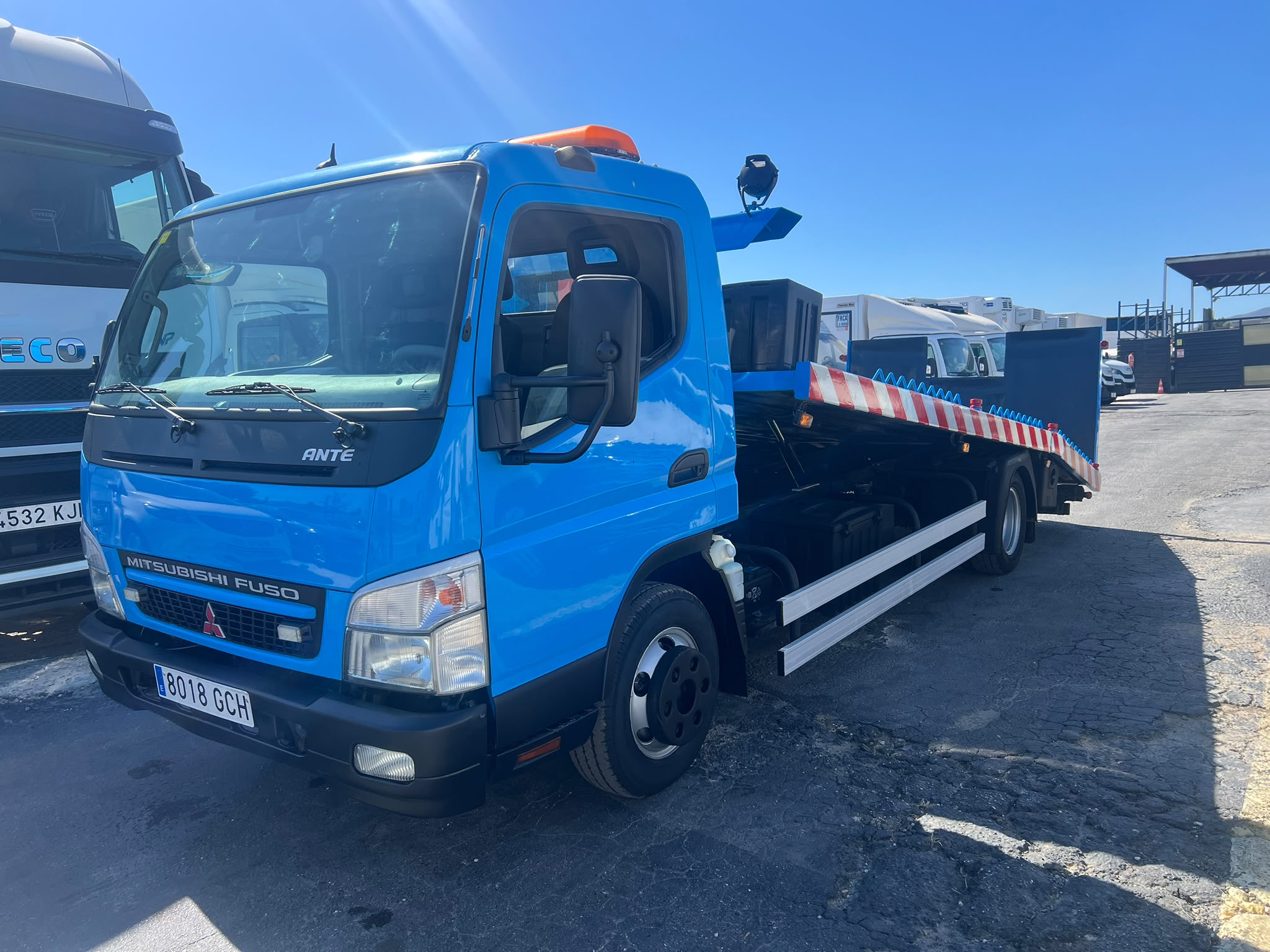 Mitsubishi CANTER 6.5/145 camión portacoches