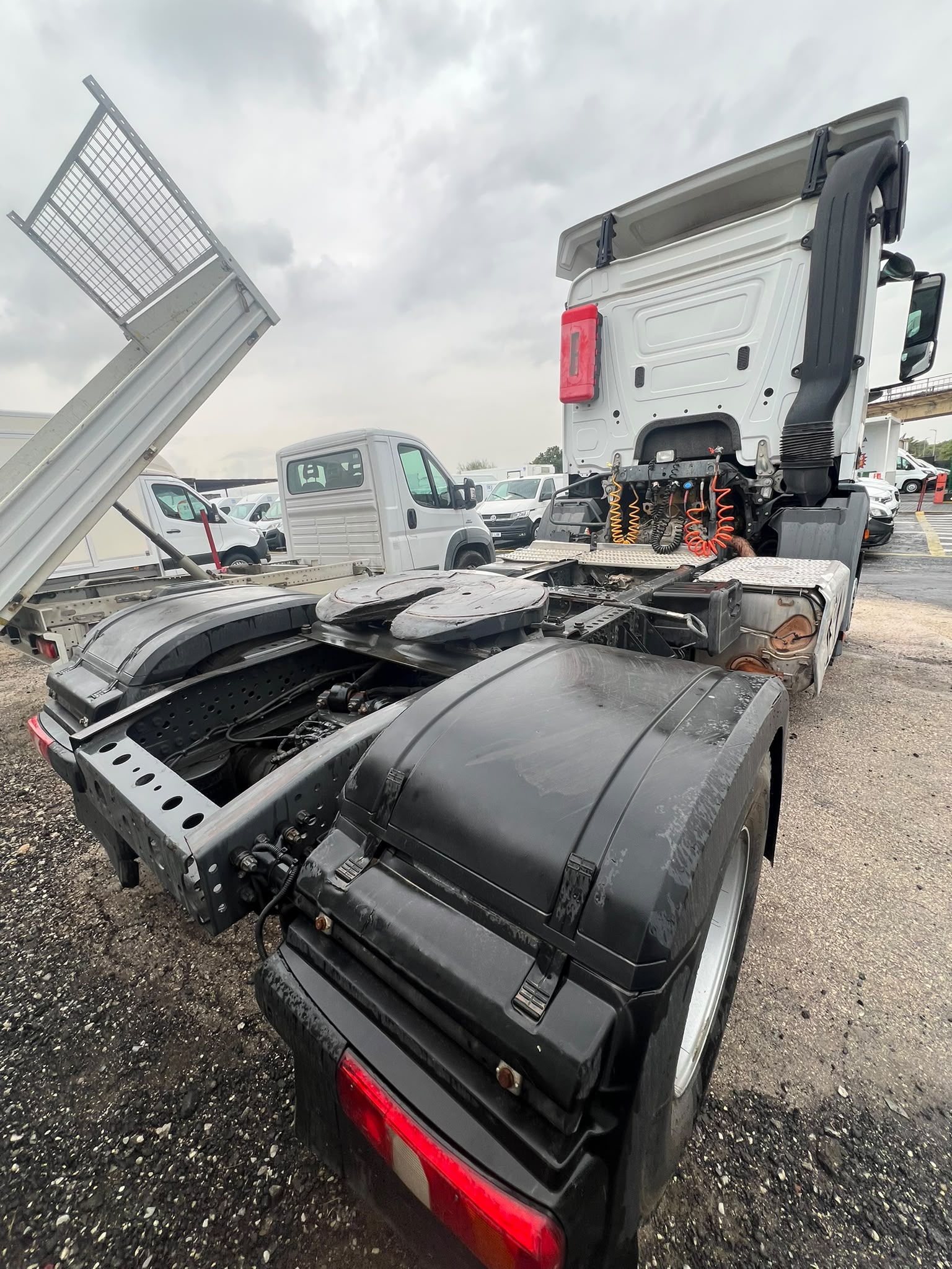 Mercedes-Benz Arocs 1845 cabeza tractora