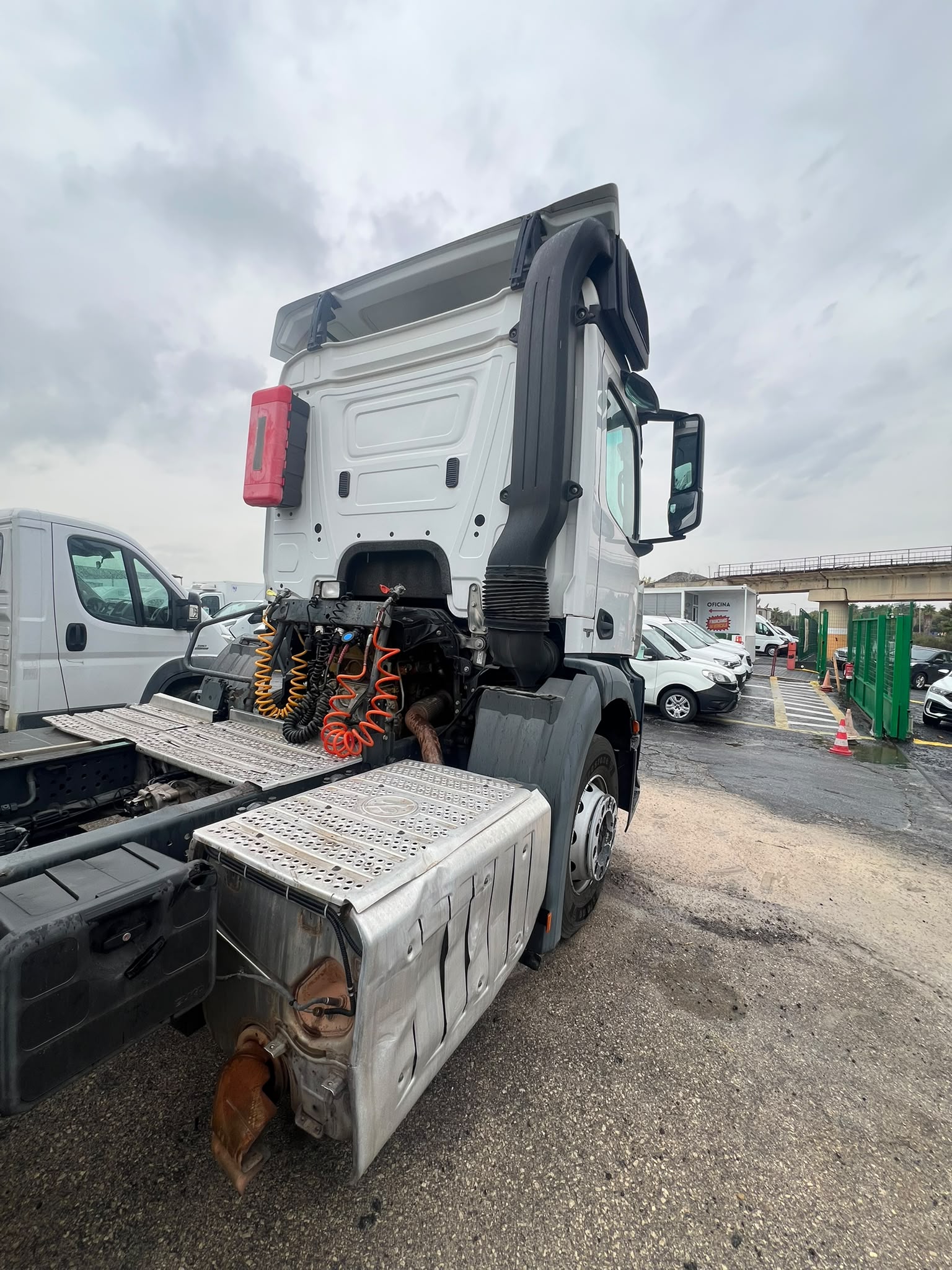 Mercedes-Benz Arocs 1845 cabeza tractora