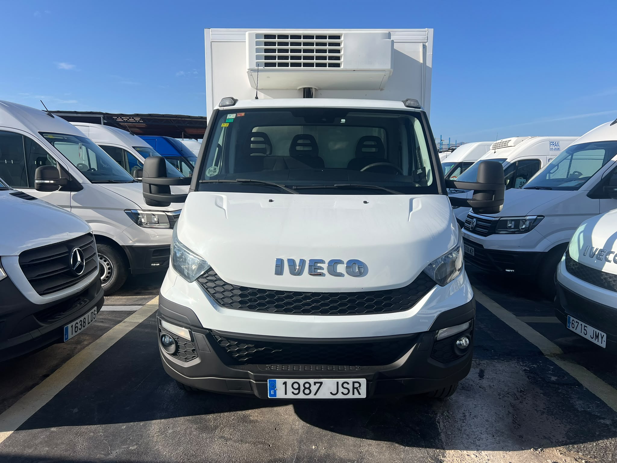 IVECO Daily 70C17 RAMPA ELEVADORA camión frigorífico