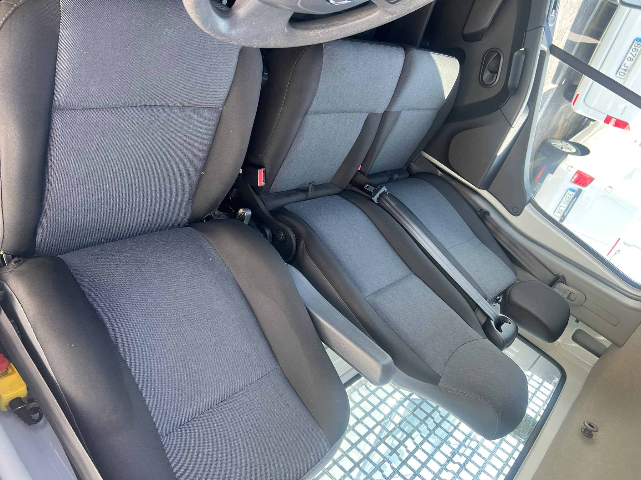 Nissan NV400 3.5TN BASCULANTE camión chasis