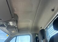 Nissan NV400 3.5TN BASCULANTE camión chasis