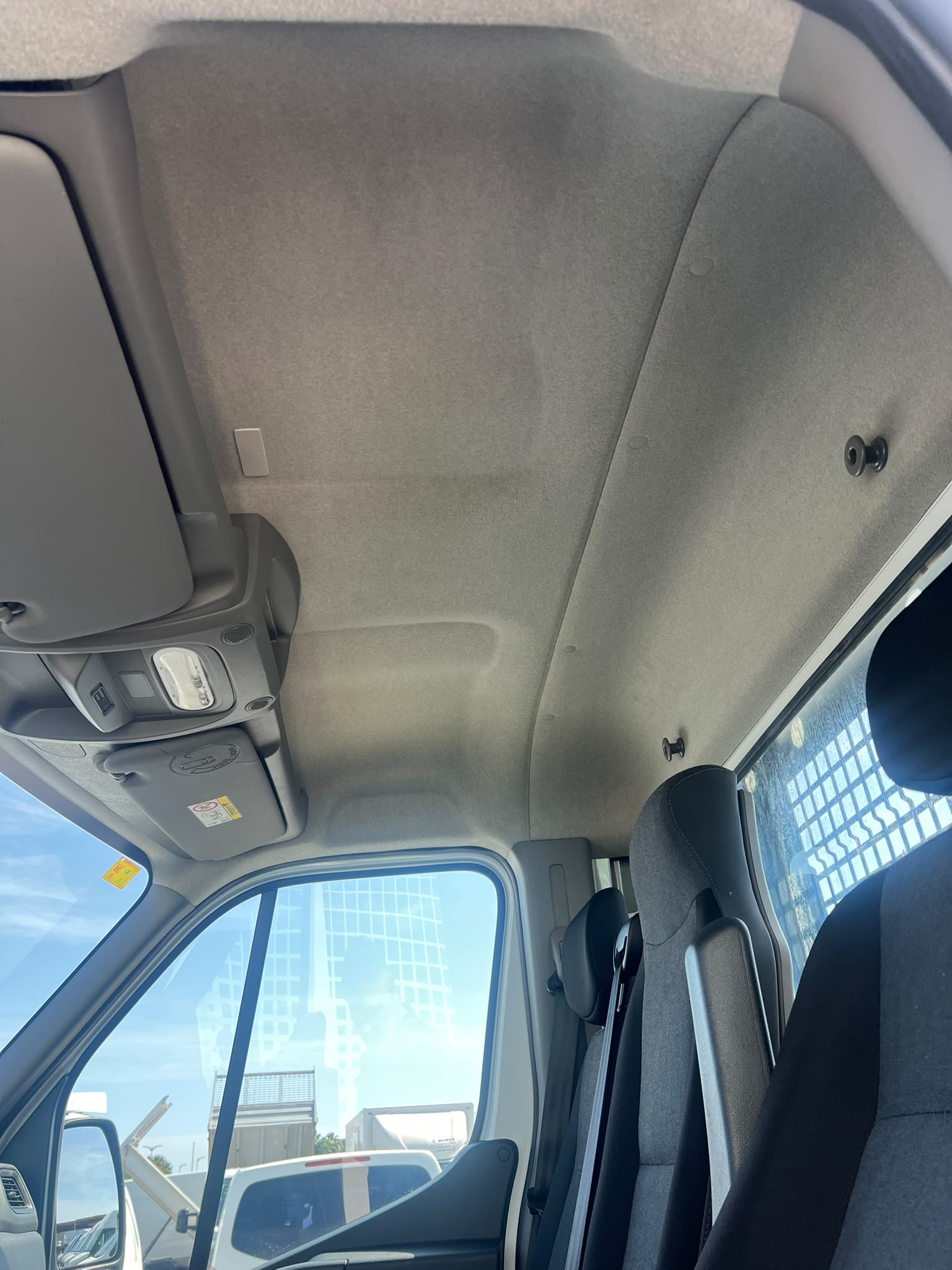 Nissan NV400 3.5TN BASCULANTE camión chasis